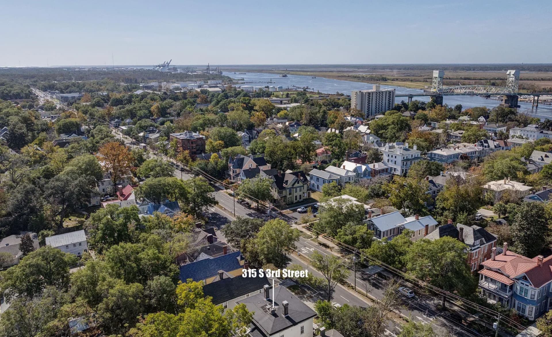 Historic downtown Wilmington, NC near Third & Oak Suites